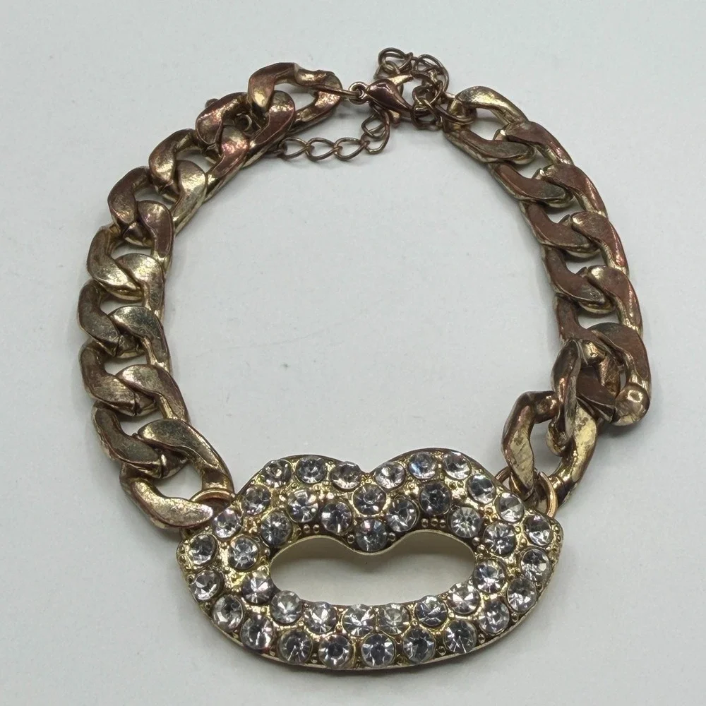 Gold Tone Rhinestone Lips Chunky Curb Chain Bracelet Statement Costume Jewelry